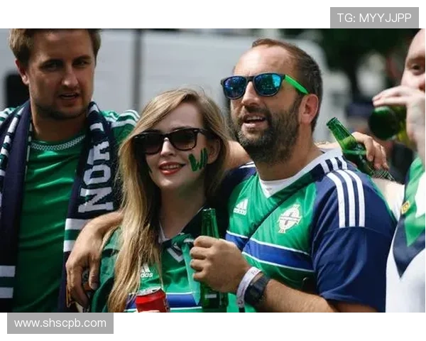 足球明星与美女球迷的精彩碰撞展现魅力与激情的完美结合